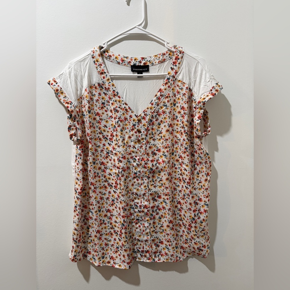 Charming Floral V-Neck Blouse